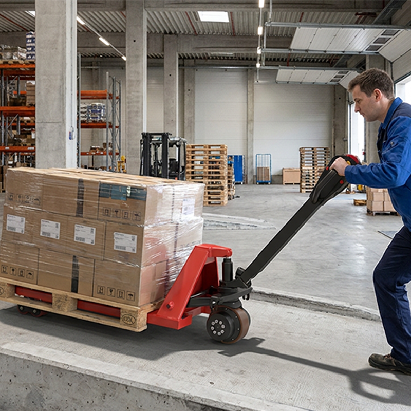 Electric pallet truck with powerful dual-motor drive units and a wireless remote control handle